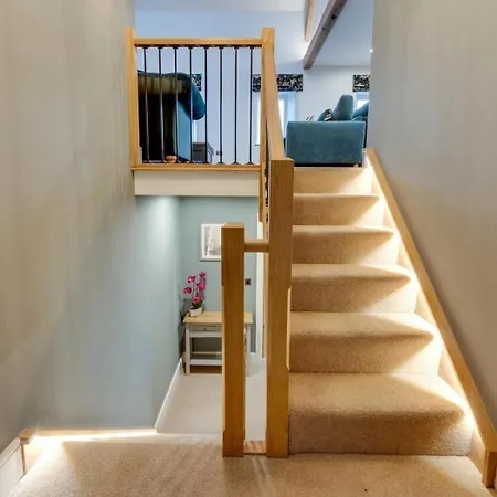 7 Bed In Oc-93325 Holiday home
