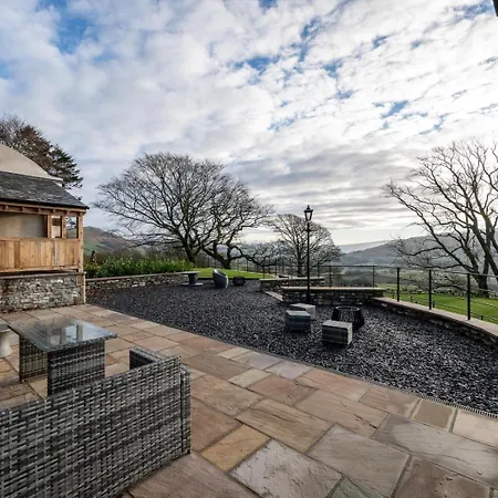 7 Bed In Oc-93325 Holiday home