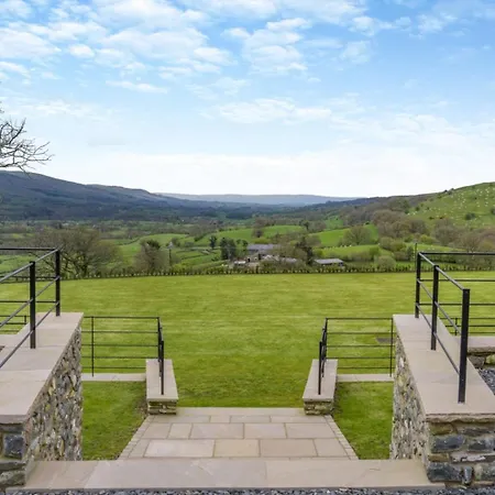7 Bed In Oc-93325 Sedbergh