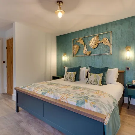 7 Bed In 93325 Holiday home