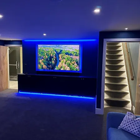 7 Bed In 93325 度假居