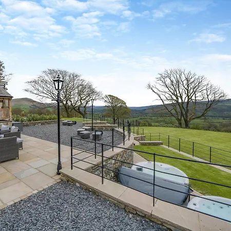 7 Bed In 93325 Casa vacanze