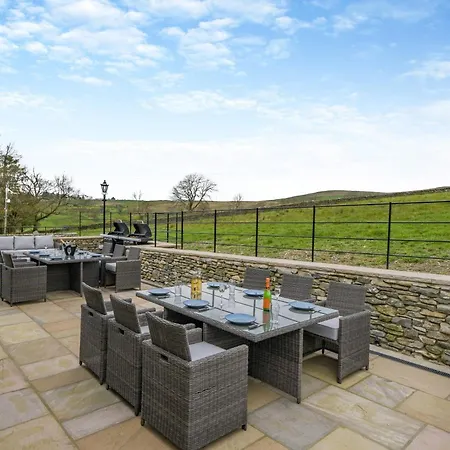 7 Bed In 93325 Holiday home